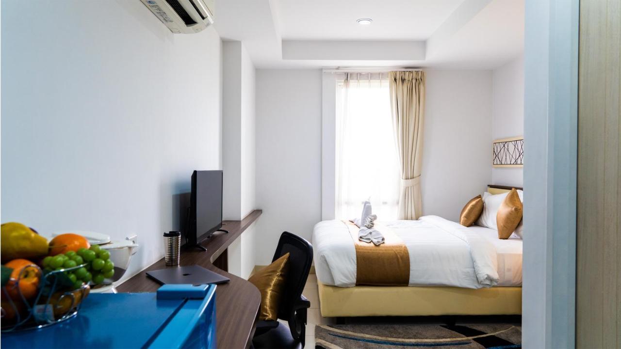 Azalea Suites Cikarang By Jayakarta Group 베카시 외부 사진