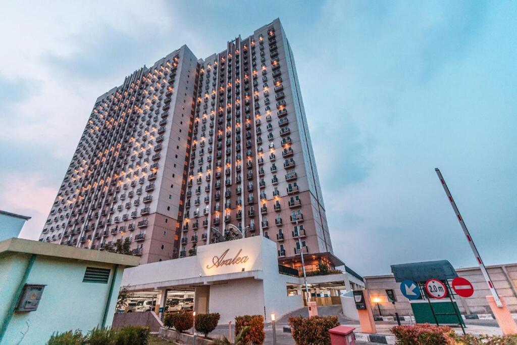 Azalea Suites Cikarang By Jayakarta Group 베카시 외부 사진