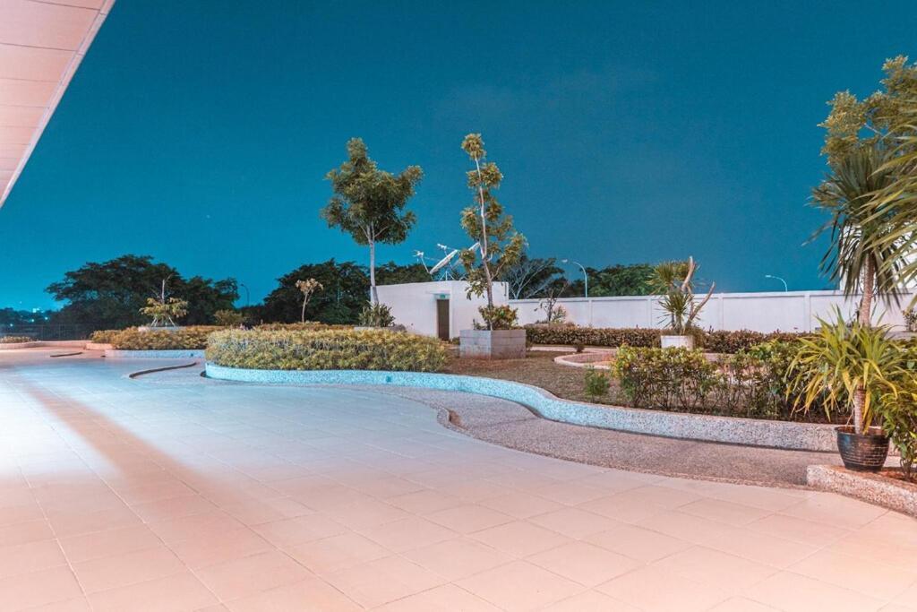 Azalea Suites Cikarang By Jayakarta Group 외부 사진